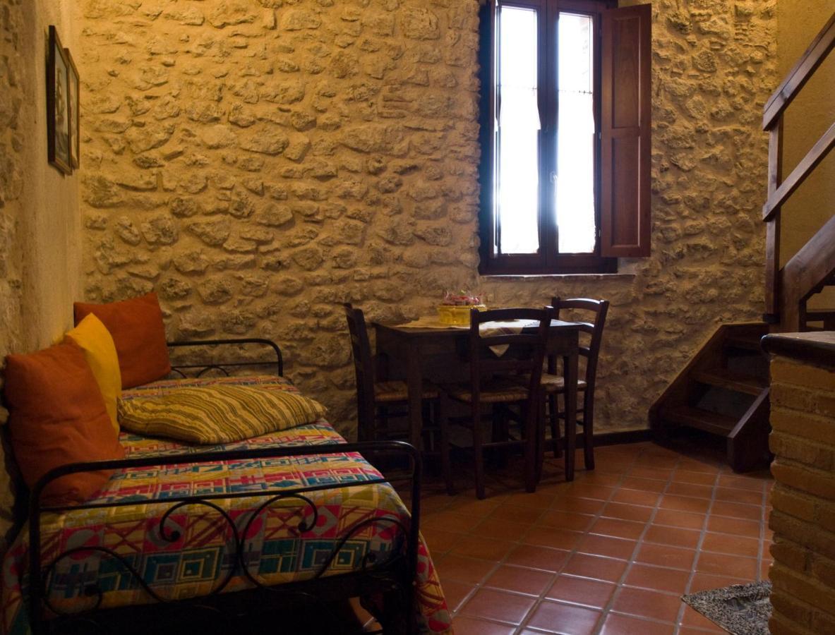 La Casa Su Le Dimore Del Borgo Santo Stefano Di Sessanio Exteriör bild